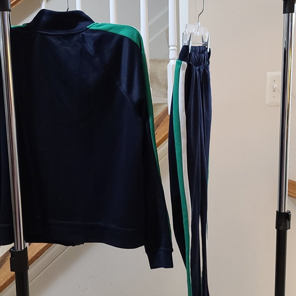 ACTIVE WEAR - Picture 3 of 3